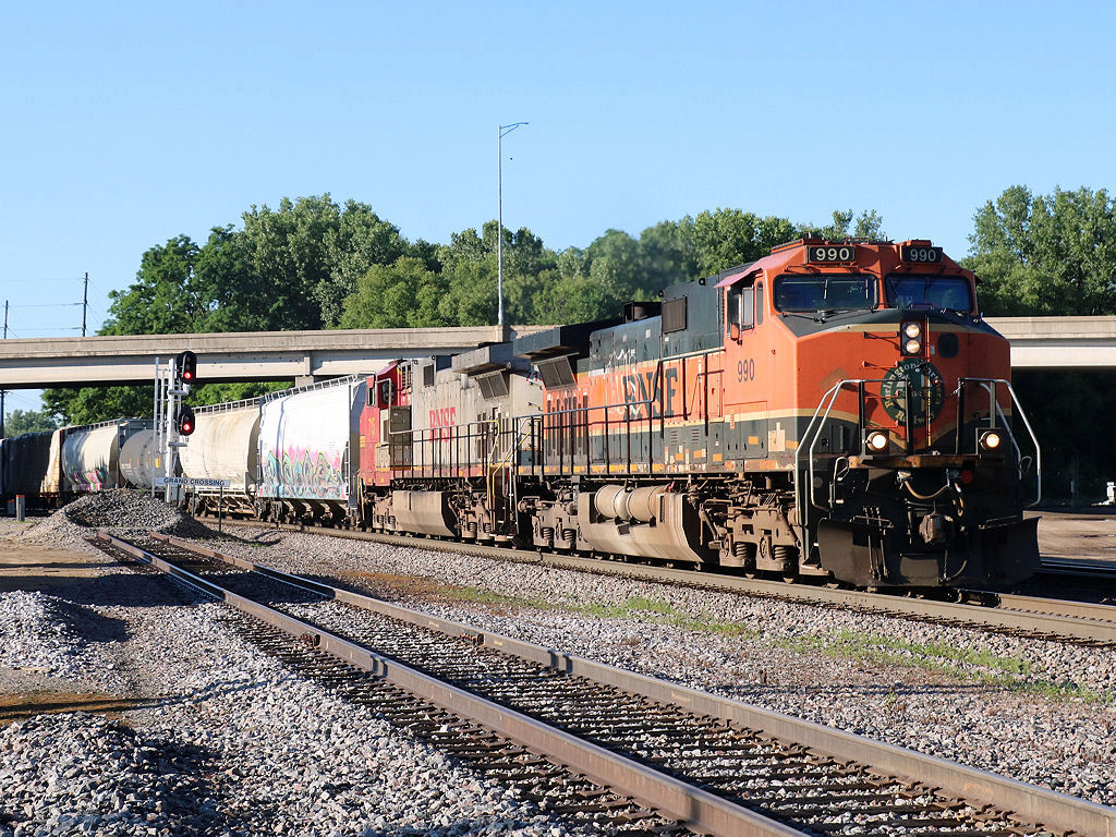 BNSF 990